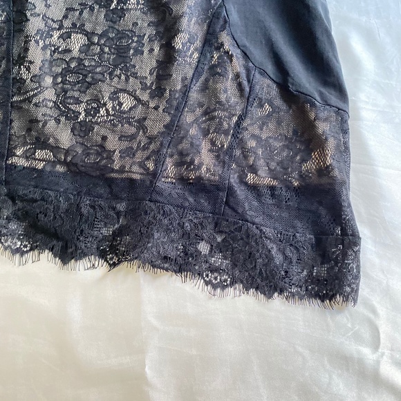 Elegant Black Lace Dress - Picture 6 of 6